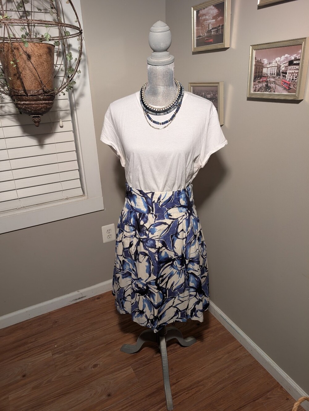 Banana Republic Women's Blue Floral A-Line Skirt - White/Blue